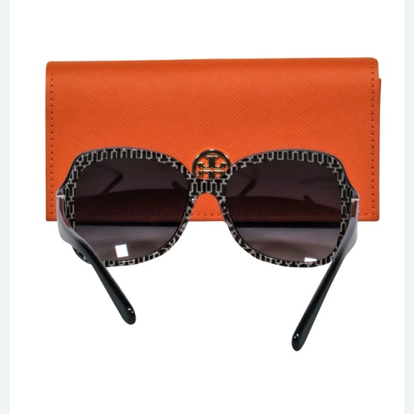 Tory Burch branded sunglasses - Picture 1 of 4